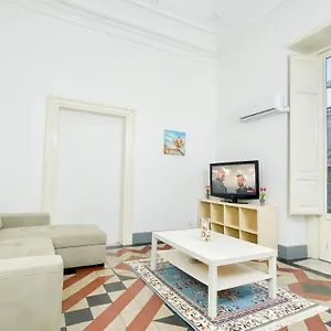 Casa vacanze Edificio Storico - 2 Piani - Centro Di, Catania