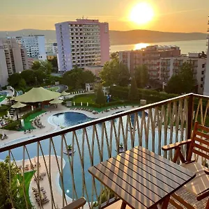 Royal & Apartament Słoneczny Brzeg